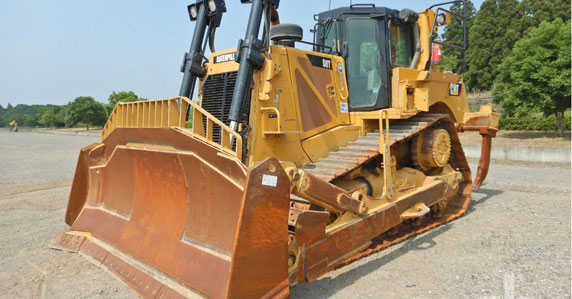 big ticket transportation. 2014 Caterpillar D8T dozer sold by Ritchie Bros. Auctioneers